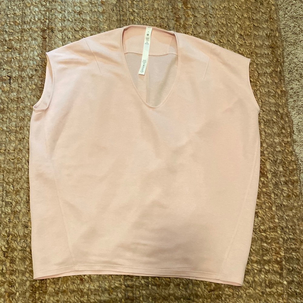 Lululemon shirt size 4 pink